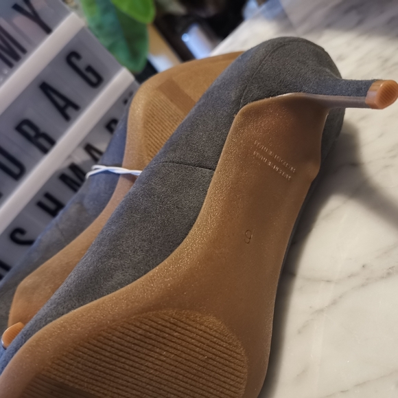 🆕 Faux Suede Pump Heel US 6 NWT ON - Picture 10 of 10